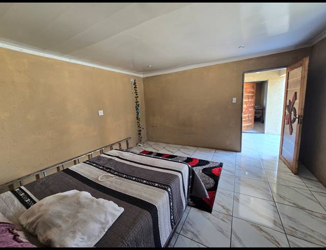 2 BEDROOM FREEHOLD FOR SALE IN MOFFAT VIEW